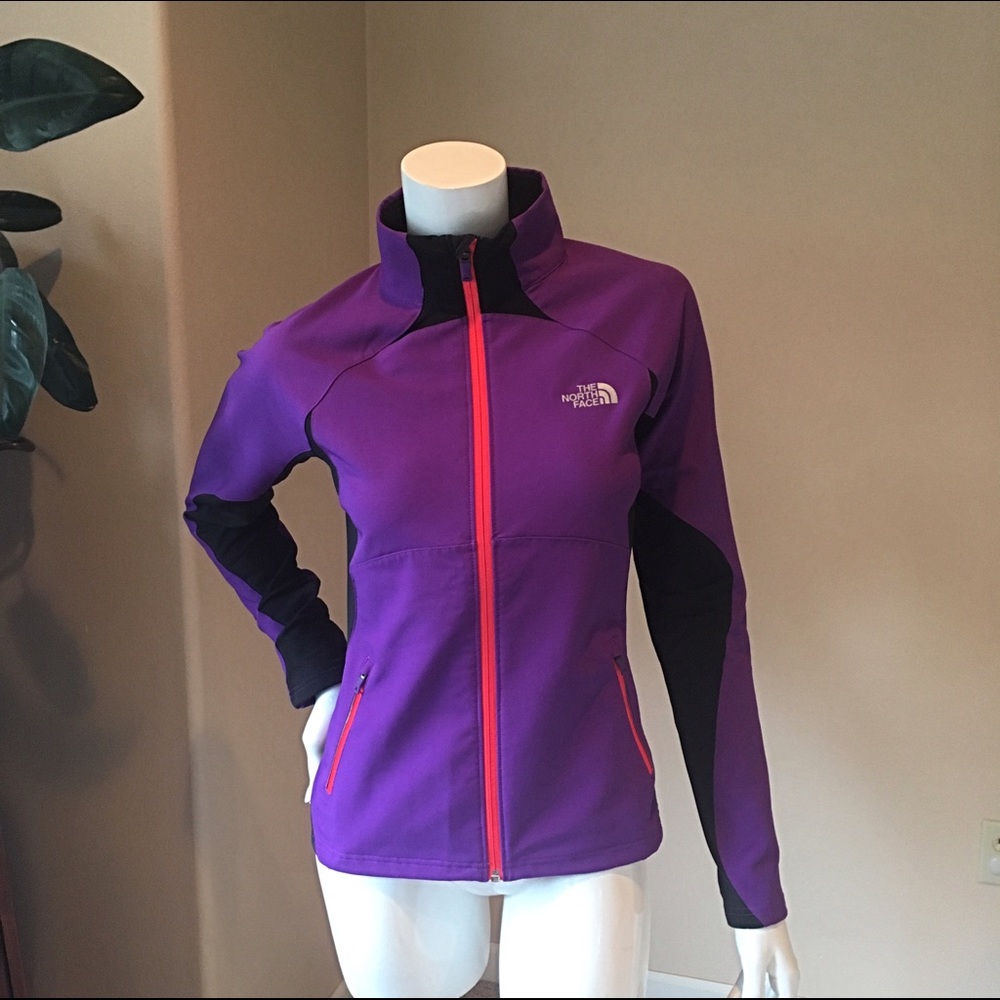 ✨NEW LISTING ✨ North Face XS awesome purple running jacket